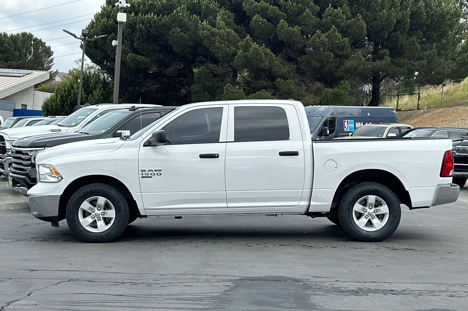 Used 2022 RAM 1500 Classic SLT RWD image 8