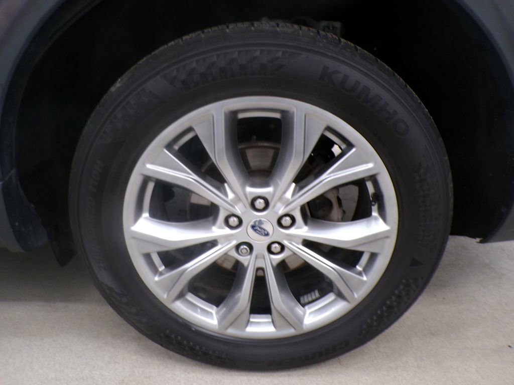 Used 2020 Ford Explorer XLT w/ Equipment Group 202A image 9