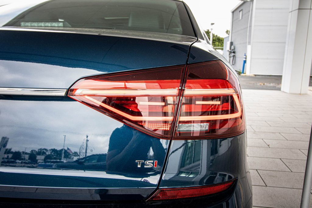 Used 2018 Volkswagen Passat 2.0T SE image 18