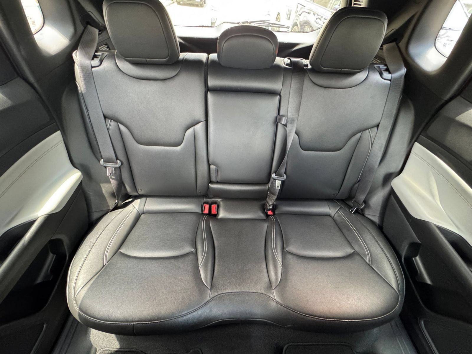 Used 2025 Jeep Compass Limited AWD/4WD image 39