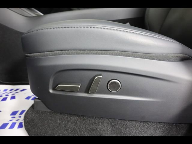 Used 2026 Tesla Model Y Long Range AWD/4WD image 19