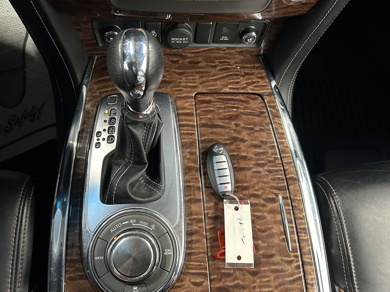 Used 2017 Nissan Armada Platinum image 38