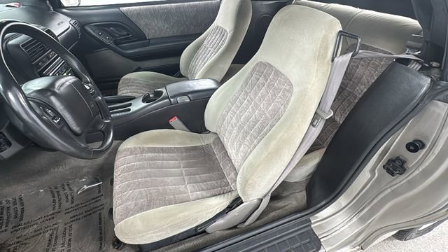 Used 2002 Chevrolet Camaro Base image 10