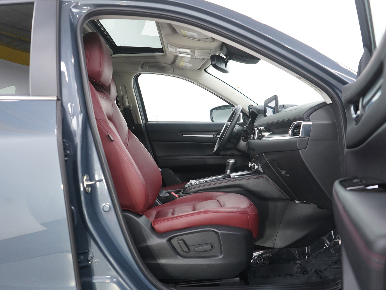 Used 2025 MAZDA CX-5 Carbon Edition image 11