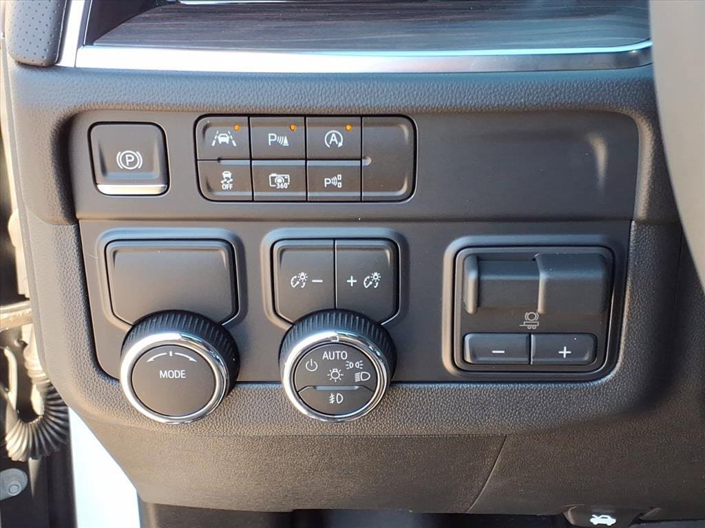 New 2026 Chevrolet Suburban Premier w/ Sun And Tow Package RWD image 26