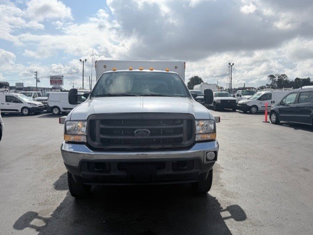 Used 2002 Ford F550 2WD Crew Cab Super Duty image 2