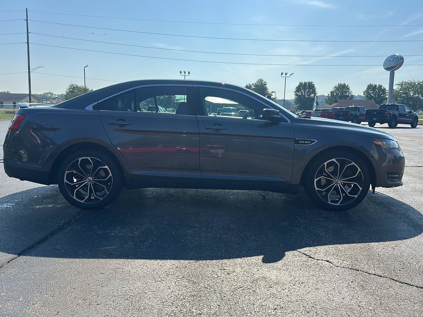 Used 2016 Ford Taurus SHO AWD/4WD image 7