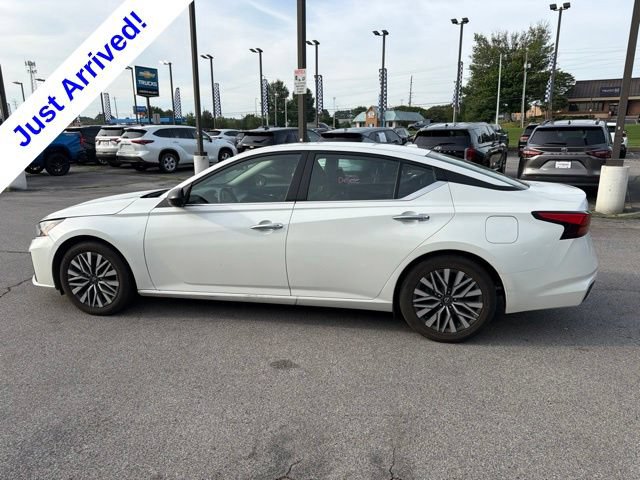 Used 2024 Nissan Altima 2.5 SV FWD image 6
