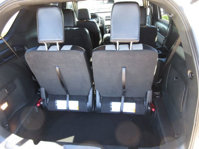 Used 2017 Ford Explorer XLT w/ Equipment Group 202A image 29