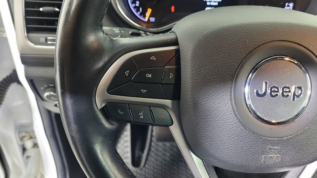 Used 2022 Jeep Grand Cherokee Laredo X image 19