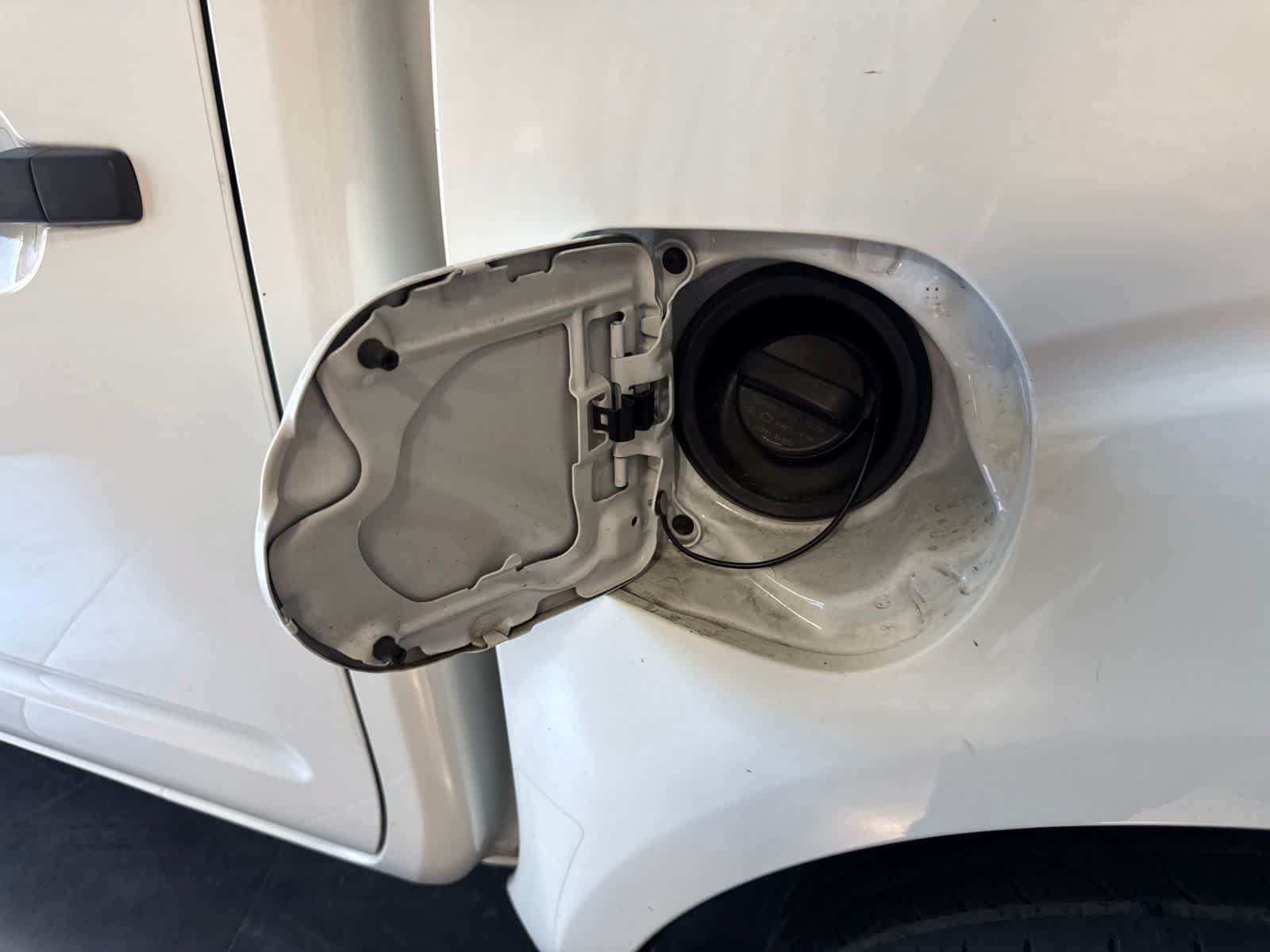 Used 2020 Nissan Frontier SV AWD/4WD image 10
