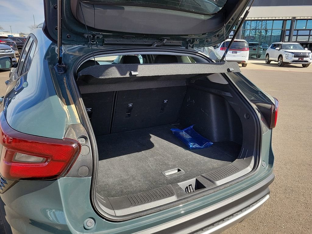 Used 2025 Chevrolet Trax LT image 6