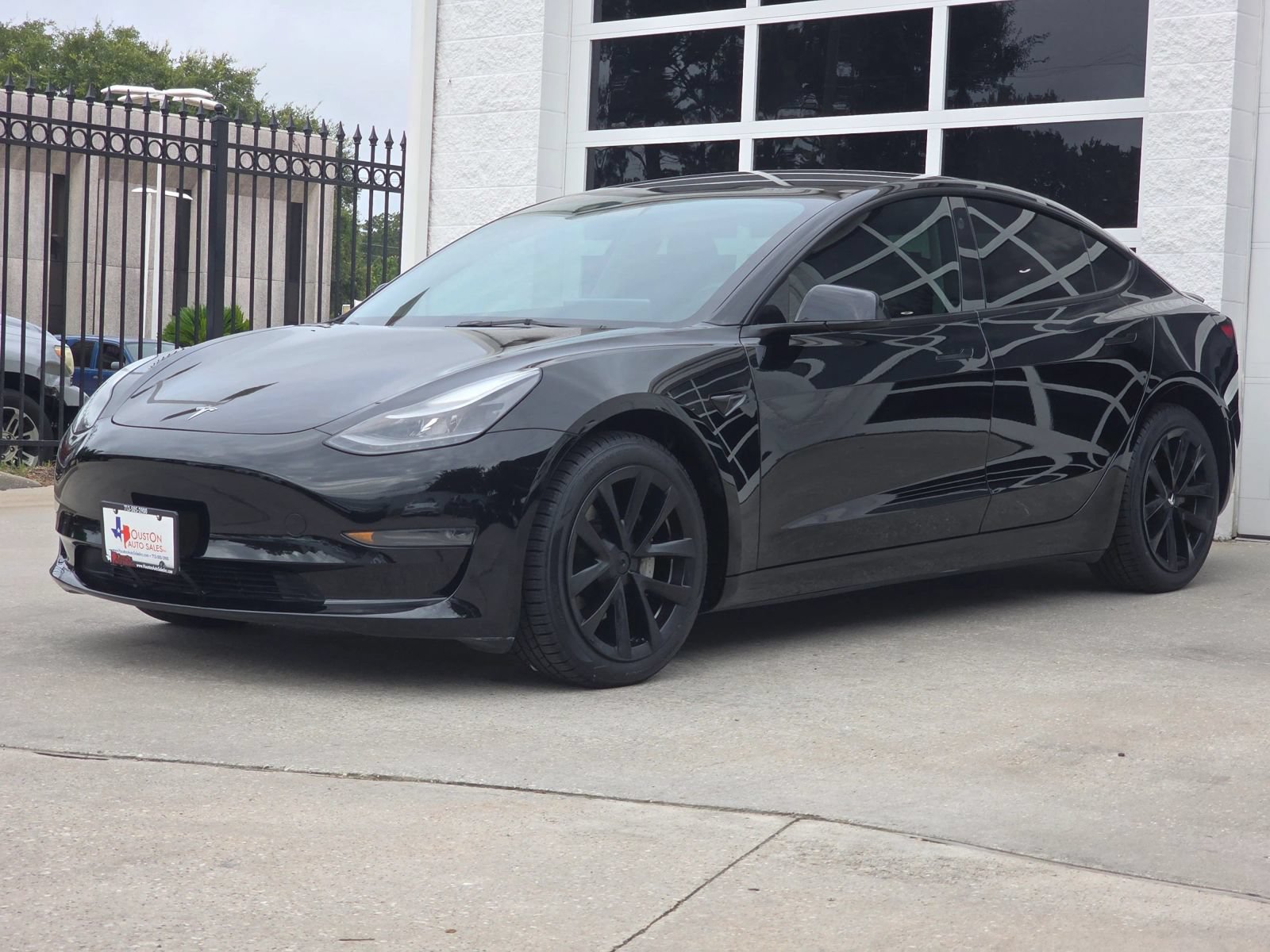 Used 2023 Tesla Model 3 Standard Range RWD image 9