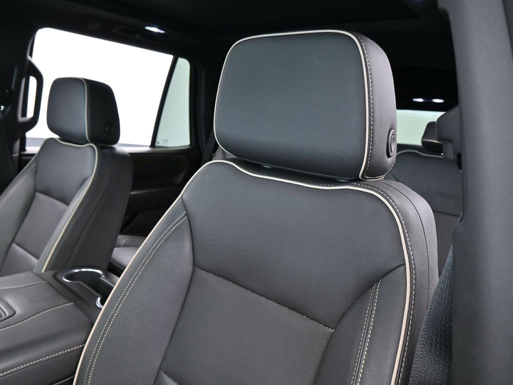 Used 2024 Chevrolet Tahoe Premier image 17