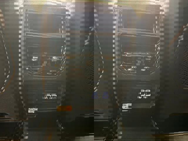 New 2025 Jeep Grand Cherokee Laredo w/ Luxury Tech Group I image 16