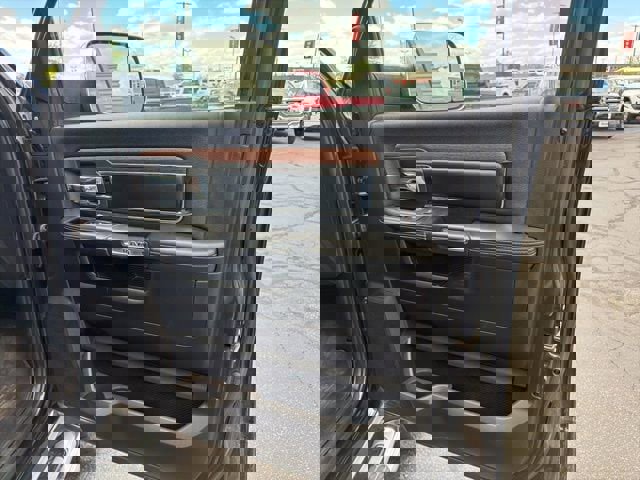 Used 2014 RAM 3500 Laramie w/ Cold Weather Group AWD/4WD image 31