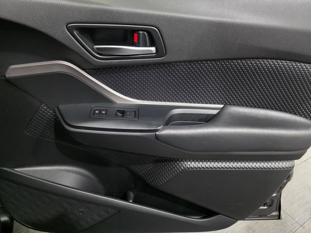 Used 2021 Toyota C-HR LE FWD image 13