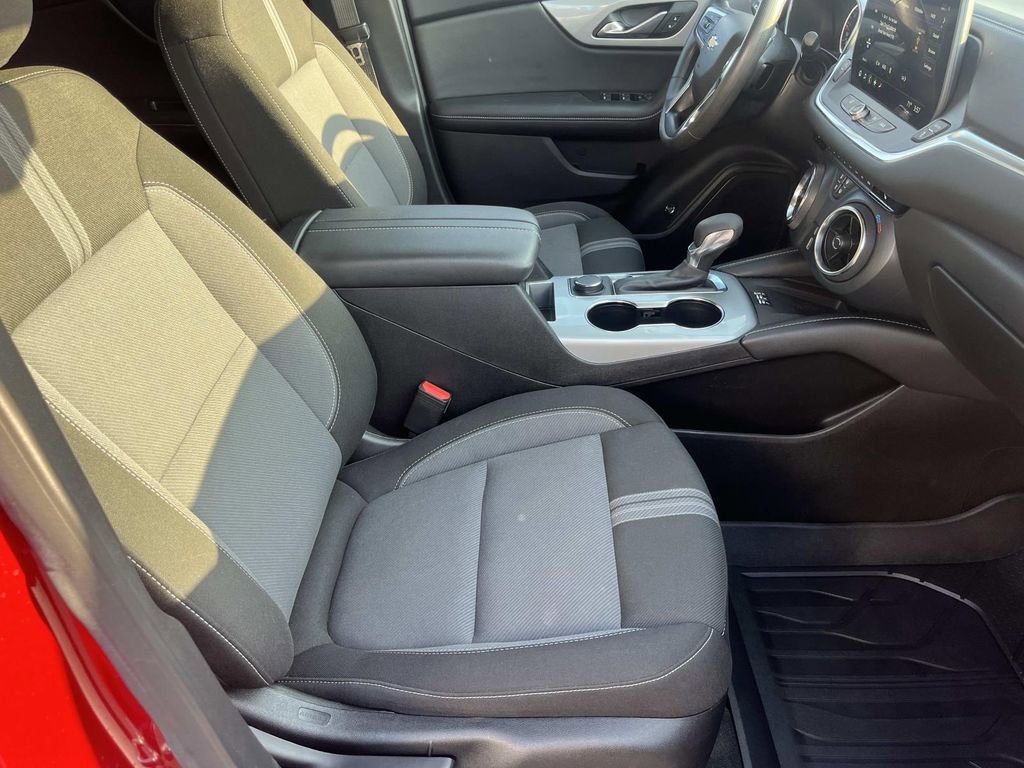 Certified 2024 Chevrolet Blazer LT w/ Convenience Package FWD image 29