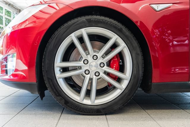 Used 2015 Tesla Model S 70D AWD/4WD image 7