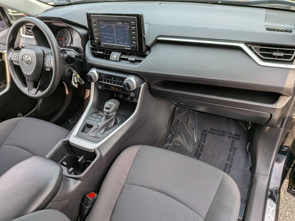 Used 2022 Toyota RAV4 LE AWD/4WD image 30