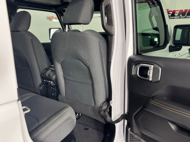 Used 2025 Jeep Wrangler Unlimited Sahara image 27