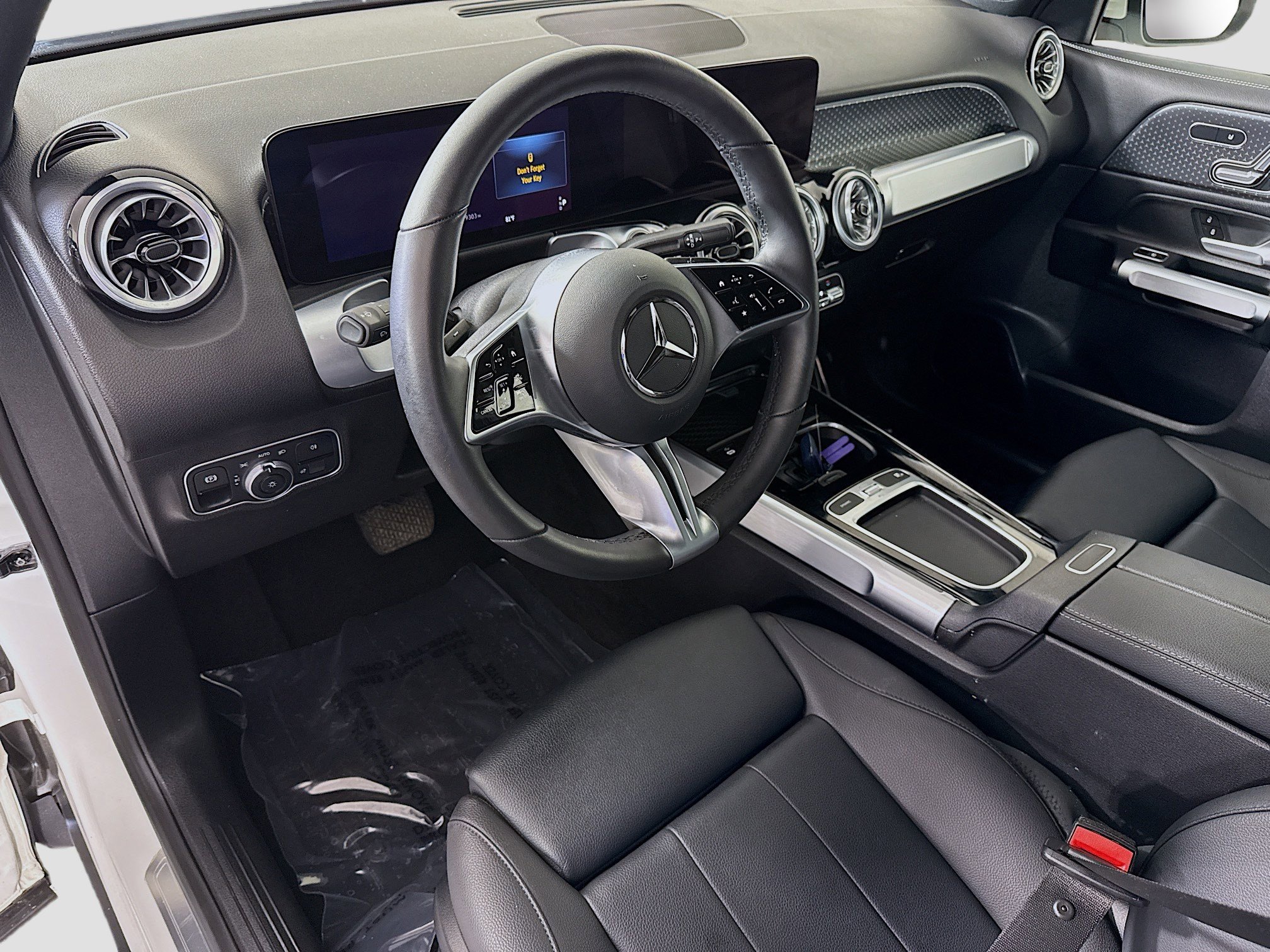 Used 2024 Mercedes-Benz EQB 300 4MATIC image 23