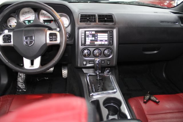 Used 2014 Dodge Challenger R/T Plus RWD image 2