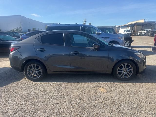 Used 2019 Toyota Yaris LE FWD image 4