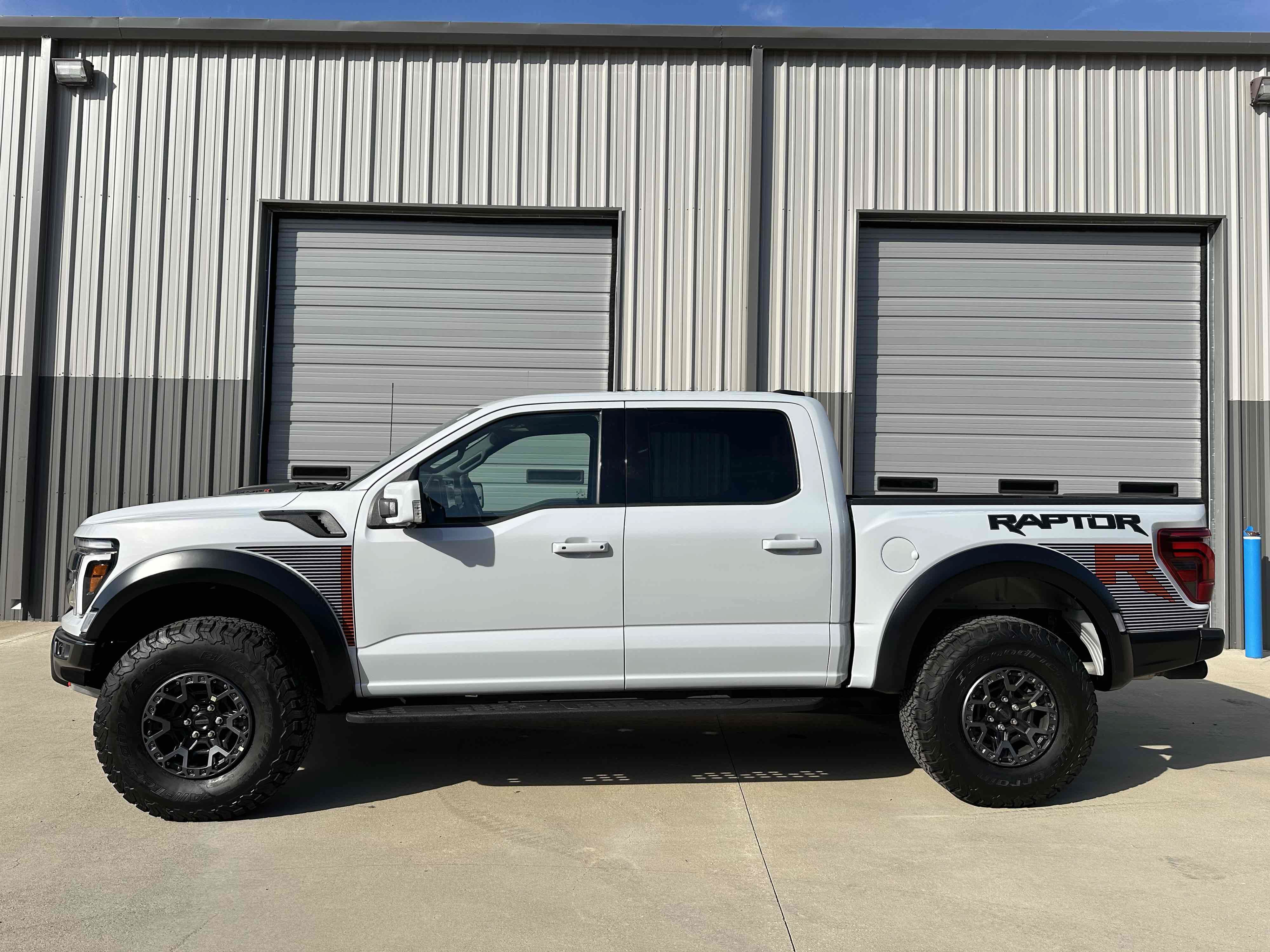 Used 2025 Ford F150 Raptor w/ Equipment Group 803A Raptor R AWD/4WD image 4