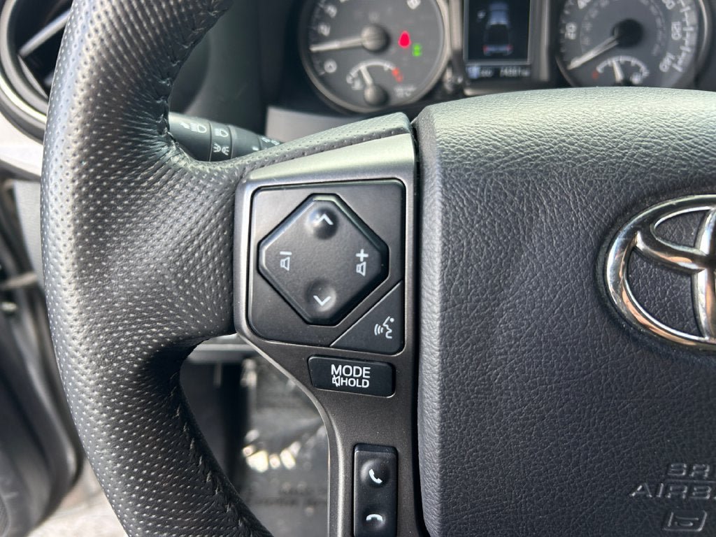 Used 2021 Toyota Tacoma TRD Off-Road AWD/4WD image 15
