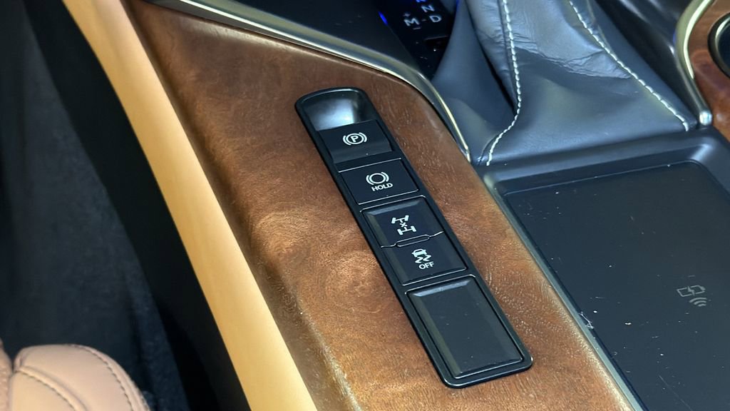 Used 2023 Lexus LX 600 4WD w/ Appearance Package image 28