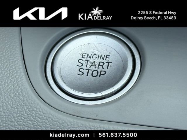 Used 2024 Hyundai Elantra Limited image 29