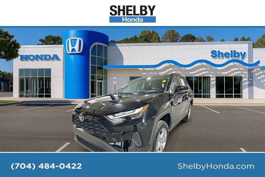 Used 2024 Toyota RAV4 XLE image 1