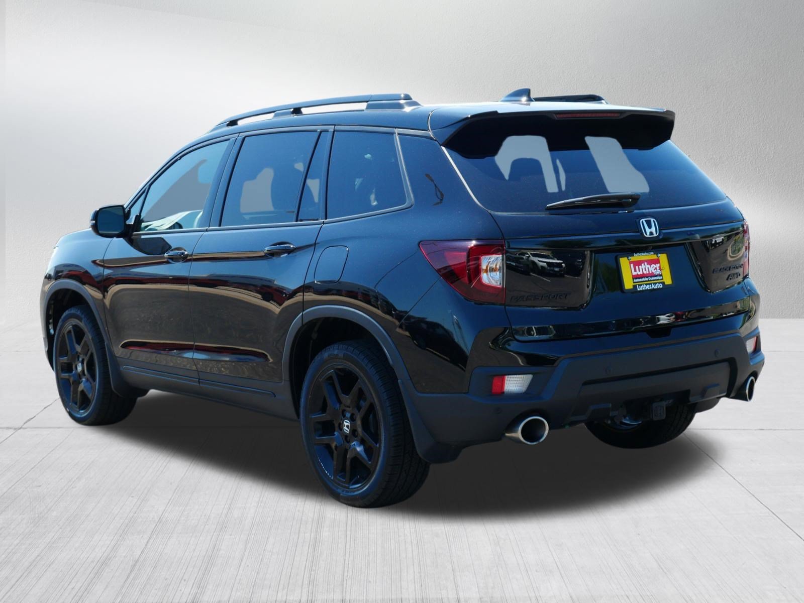 Used 2024 Honda Passport Black Edition image 5
