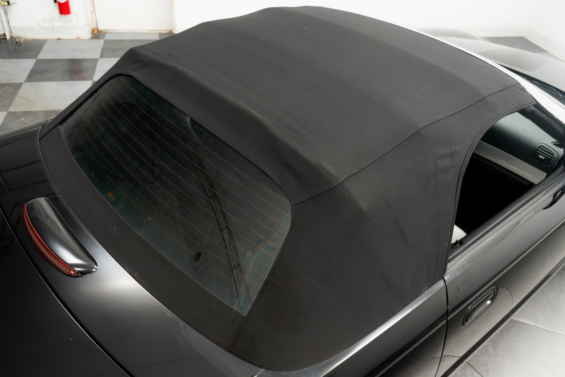 Used 2003 Ford Thunderbird image 42