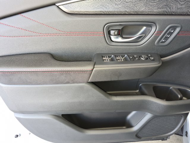 New 2026 Honda Pilot Black Edition image 13