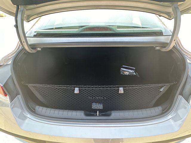 New 2025 Hyundai Elantra SEL image 18
