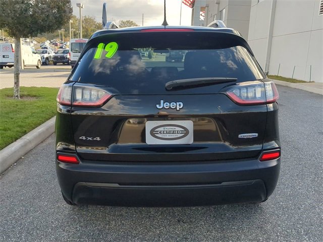 Used 2019 Jeep Cherokee Latitude w/ Cold Weather Group image 5