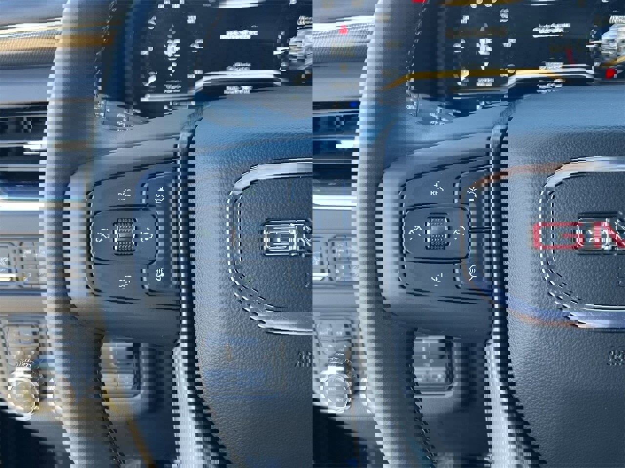 Used 2024 GMC Yukon AT4 w/ AT4 Premium Plus Package image 11