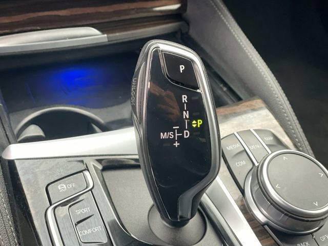 Used 2021 BMW 530i w/ M Sport Package image 14