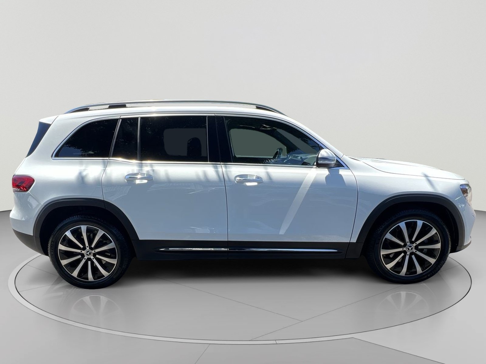 Used 2023 Mercedes-Benz GLB 250 4MATIC image 10