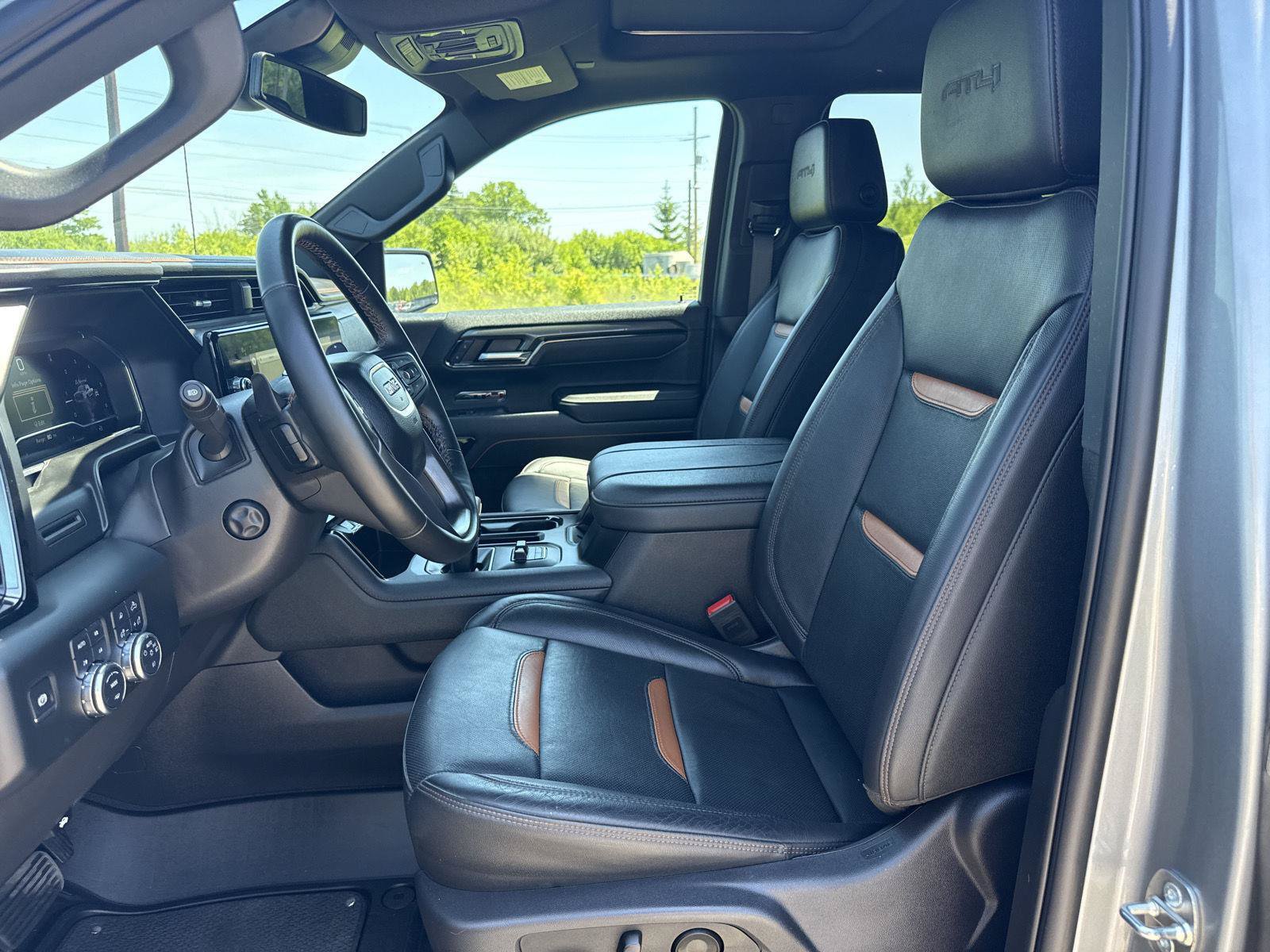 Used 2024 GMC Sierra 1500 AT4 w/ AT4 Premium Package AWD/4WD image 14