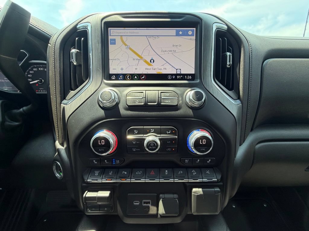 Used 2022 GMC Sierra 2500 Denali w/ Denali Black Diamond Edition AWD/4WD image 11