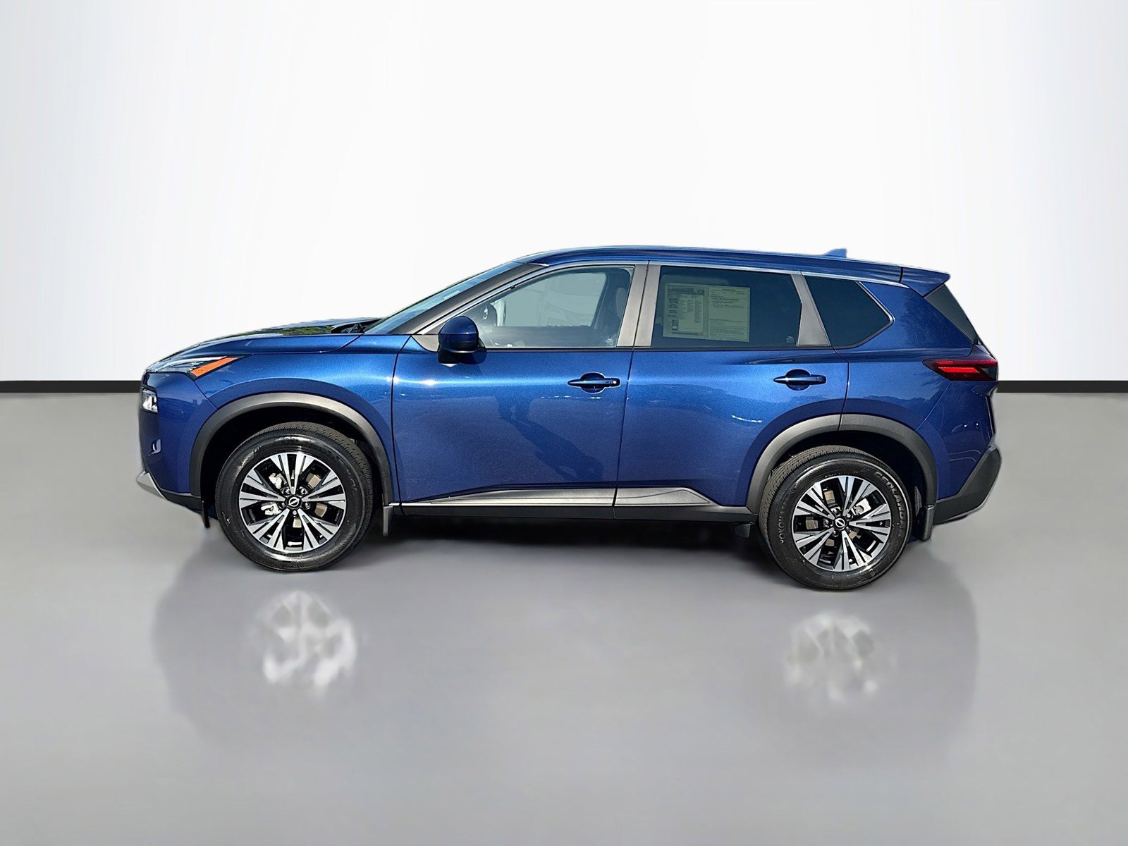 Used 2023 Nissan Rogue SV FWD image 4