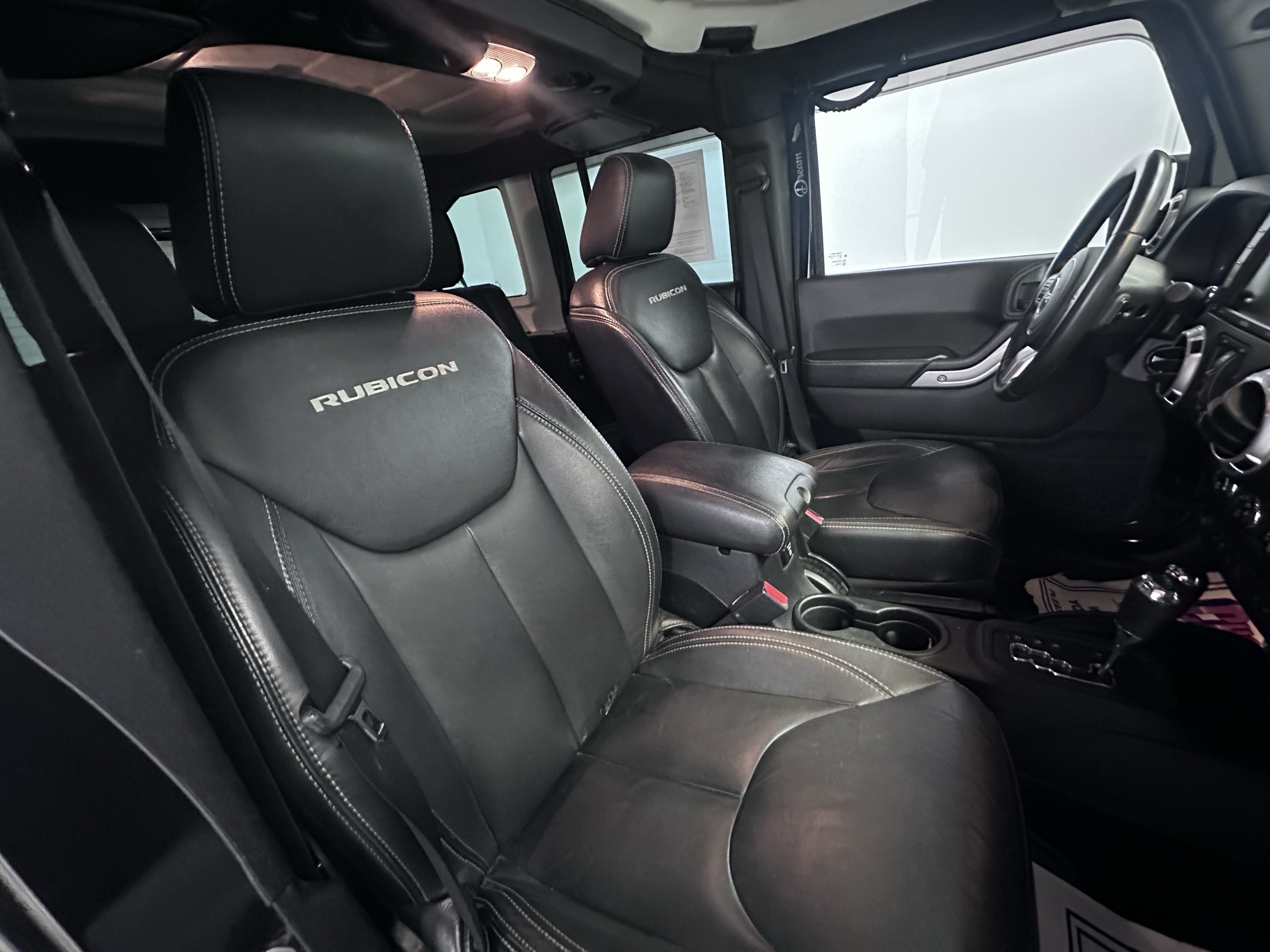 Used 2015 Jeep Wrangler Unlimited Rubicon AWD/4WD image 37
