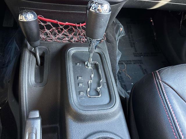 Used 2017 Jeep Wrangler Unlimited Rubicon image 20