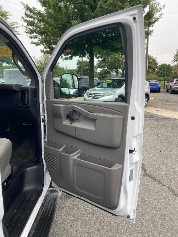 Used 2018 Chevrolet Express 3500 LT w/ LT Preferred Equipment Group RWD image 12