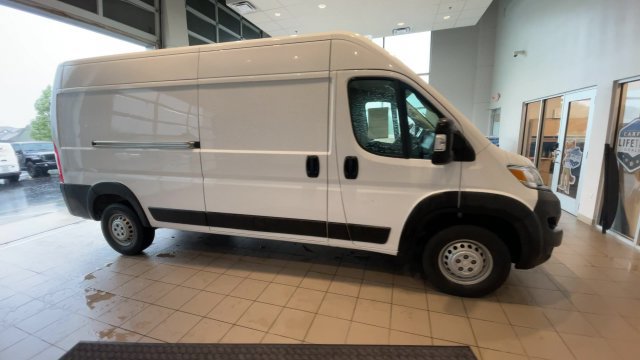 Used 2024 RAM ProMaster 2500 w/ Convenience Group FWD image 4