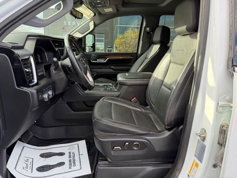 Used 2024 GMC Sierra 3500 Denali w/ Denali Reserve Package image 20