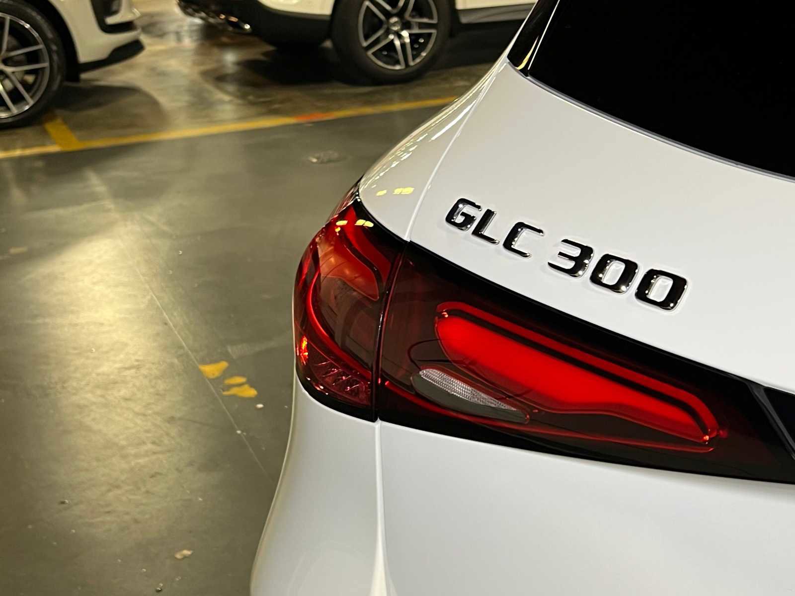 Used 2025 Mercedes-Benz GLC 300 4MATIC image 15